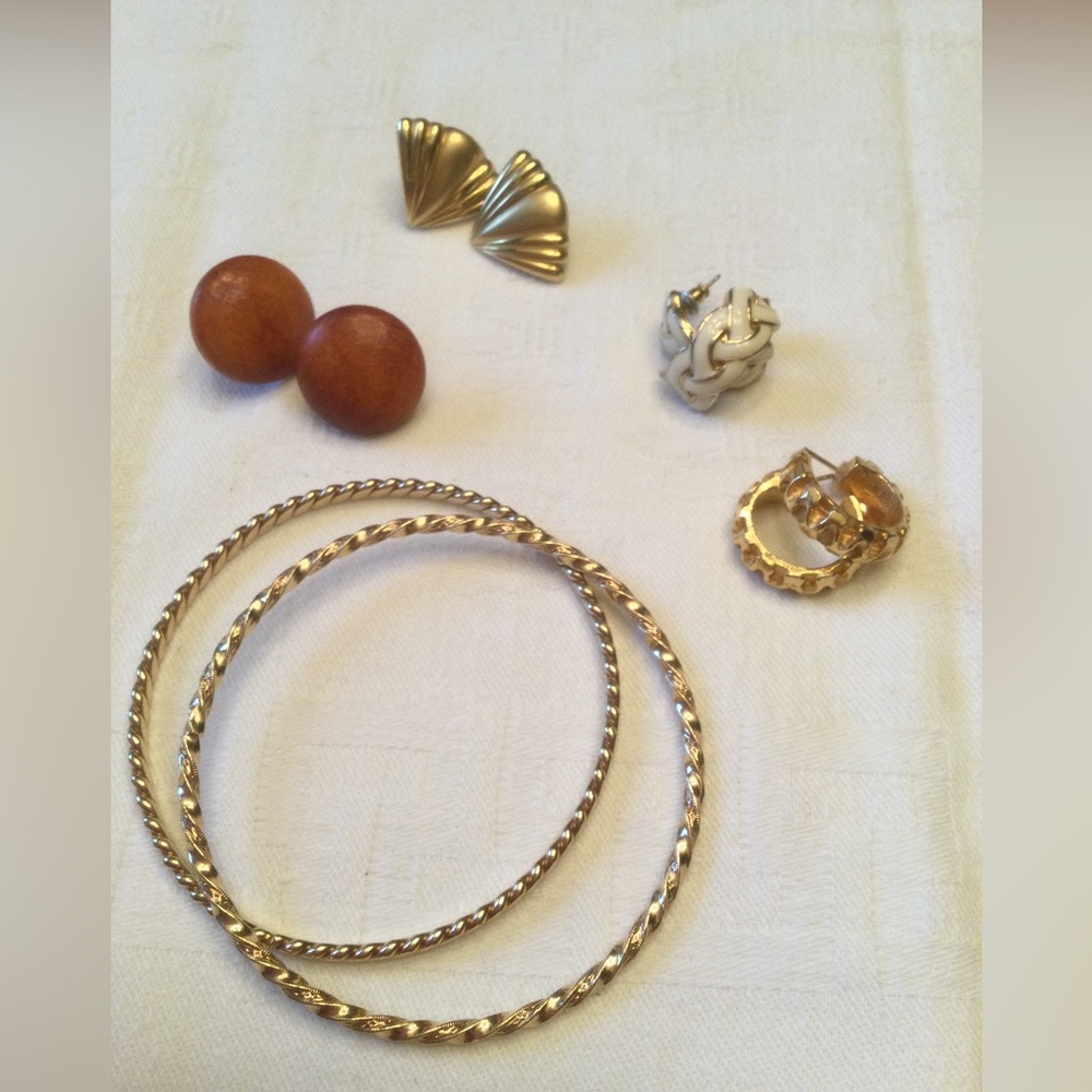 Vintage beaded and bangles jewelry- from the 80